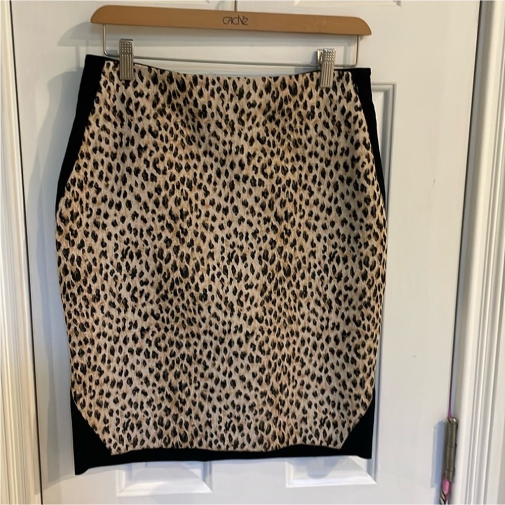 Diane von Fürstenberg Beige Leopard Print Pencil Skirt w/ Black Back